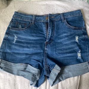 Medium high waisted shorts